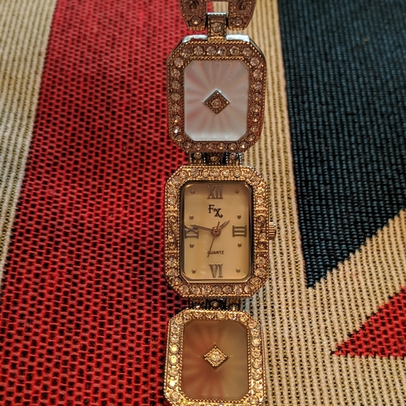 vintage crystal watch (thredup) - Picture 4 of 13